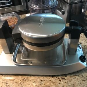 Waring Pro like new Waffle Maker &50